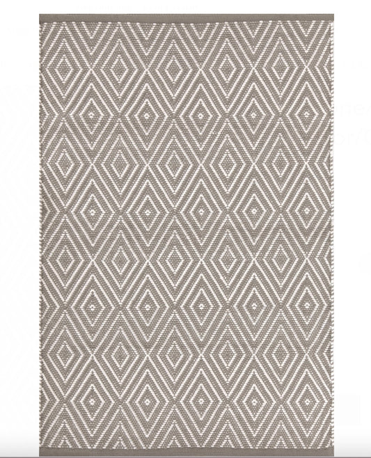 Diamond Fieldstone/Ivory In/Out 8x10